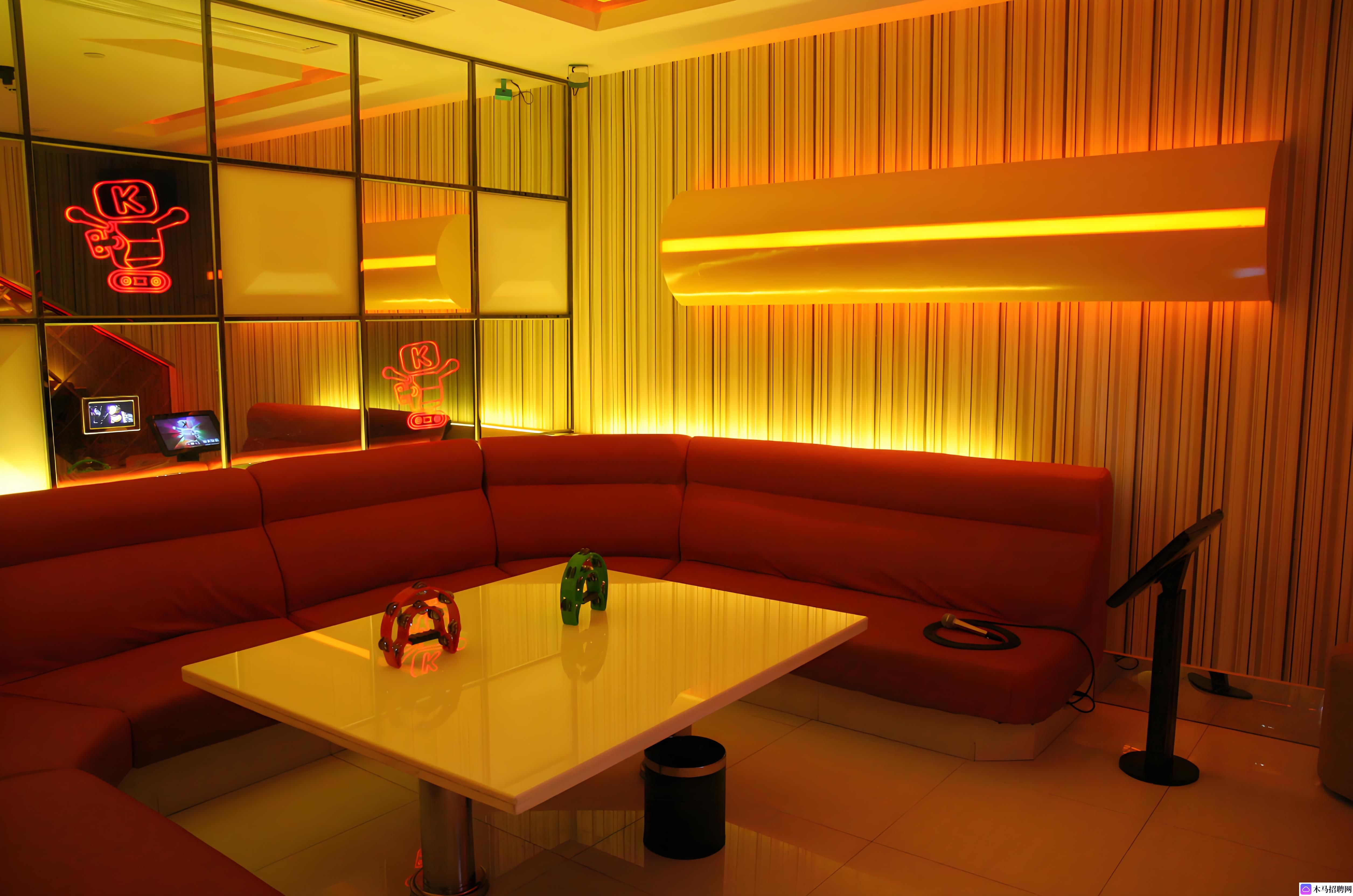 南京潮流酒吧诚聘：女性氛围营造师，让你赚嗨玩嗨的新选择！