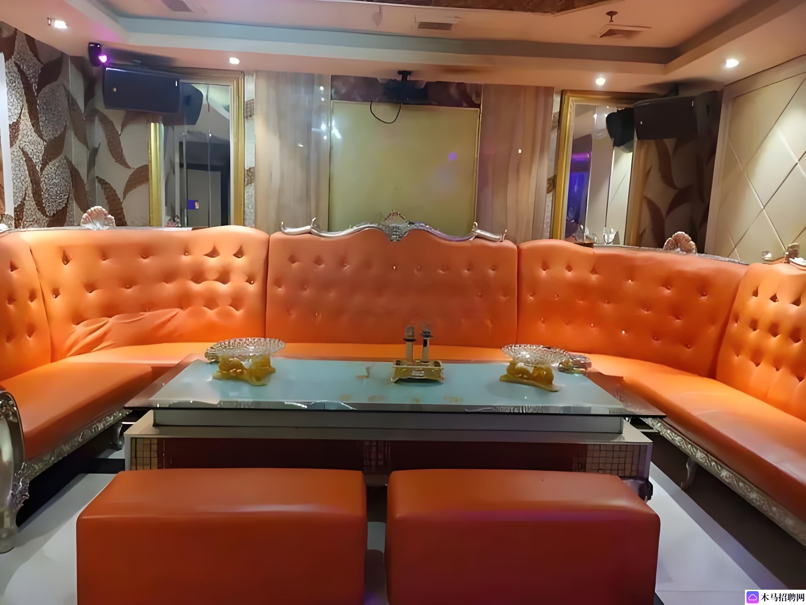 市中心时尚KTV高薪招募：美女们的理想工作！